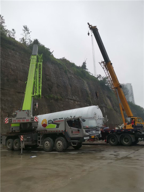大方县“不怕风雨冻”—— 吊车的 “恶劣环境适应” 技术
